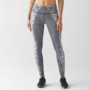 Lululemon Speed Wunder Tight (Nulux)
Florence Speed Wunder White Black S…